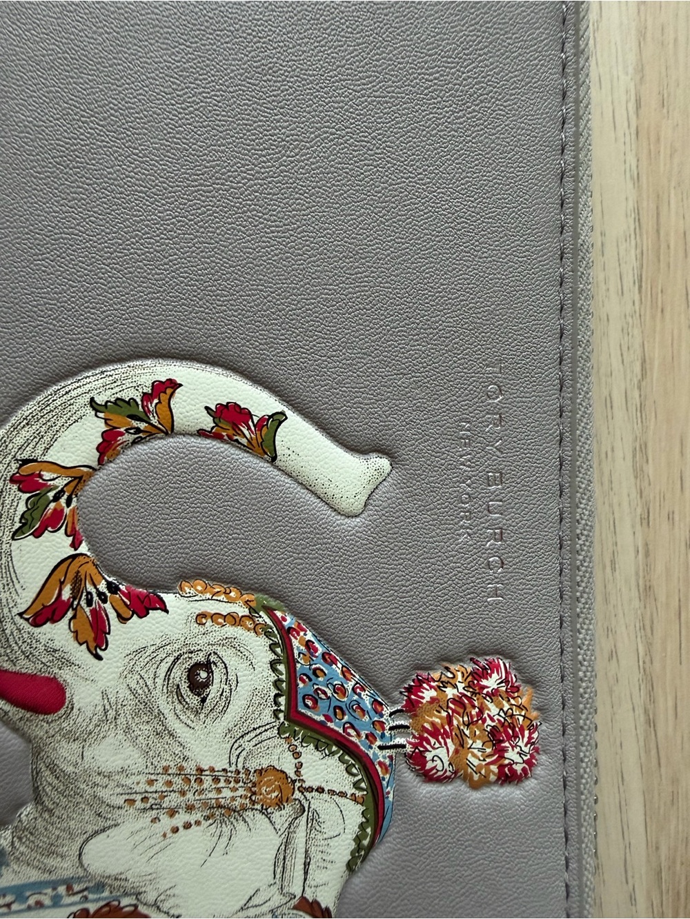 Tory Burch Limited Edition Elephant Zip Wallet Wristlet Leather French Gray 2017 - Picture 2 of 16